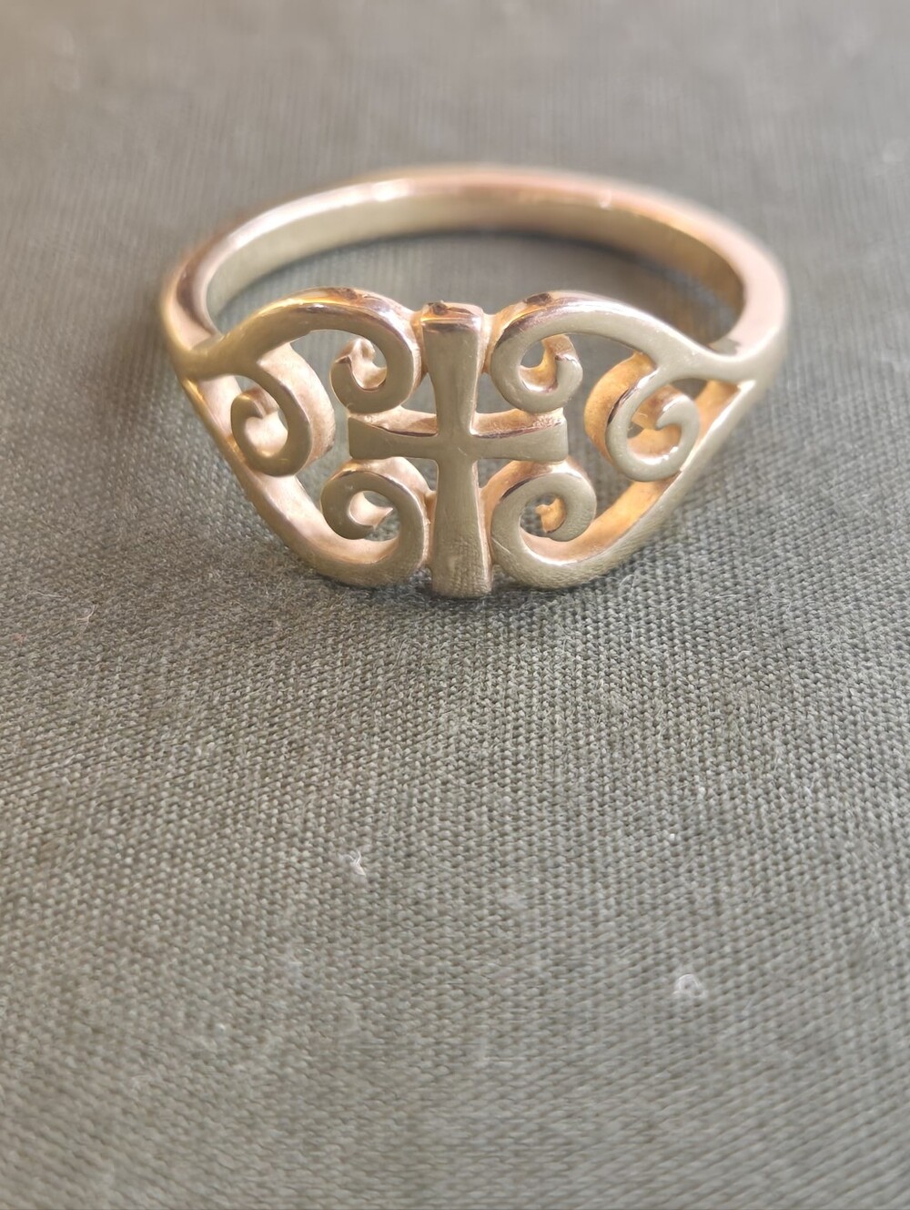 James Avery 14k Yellow Gold Scrollwork Cross Ring